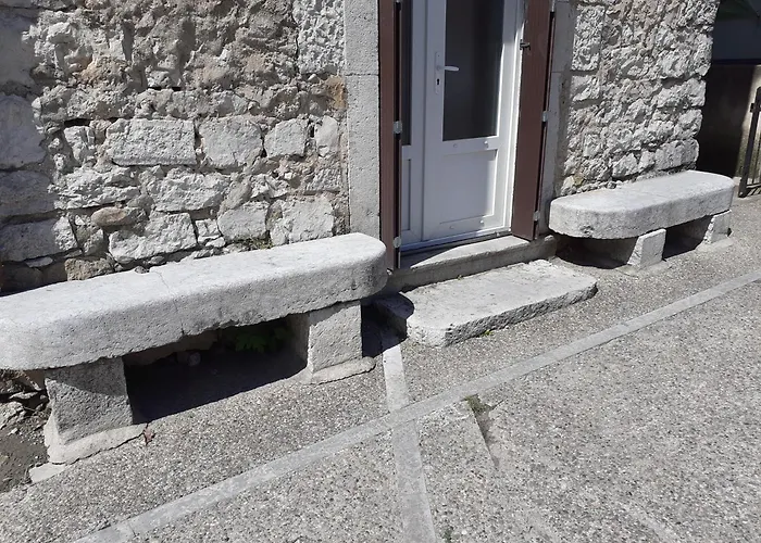 Les Bancs D'Autrefois, Maison Climatisee Avec Wifi Au Centre De Ruoms